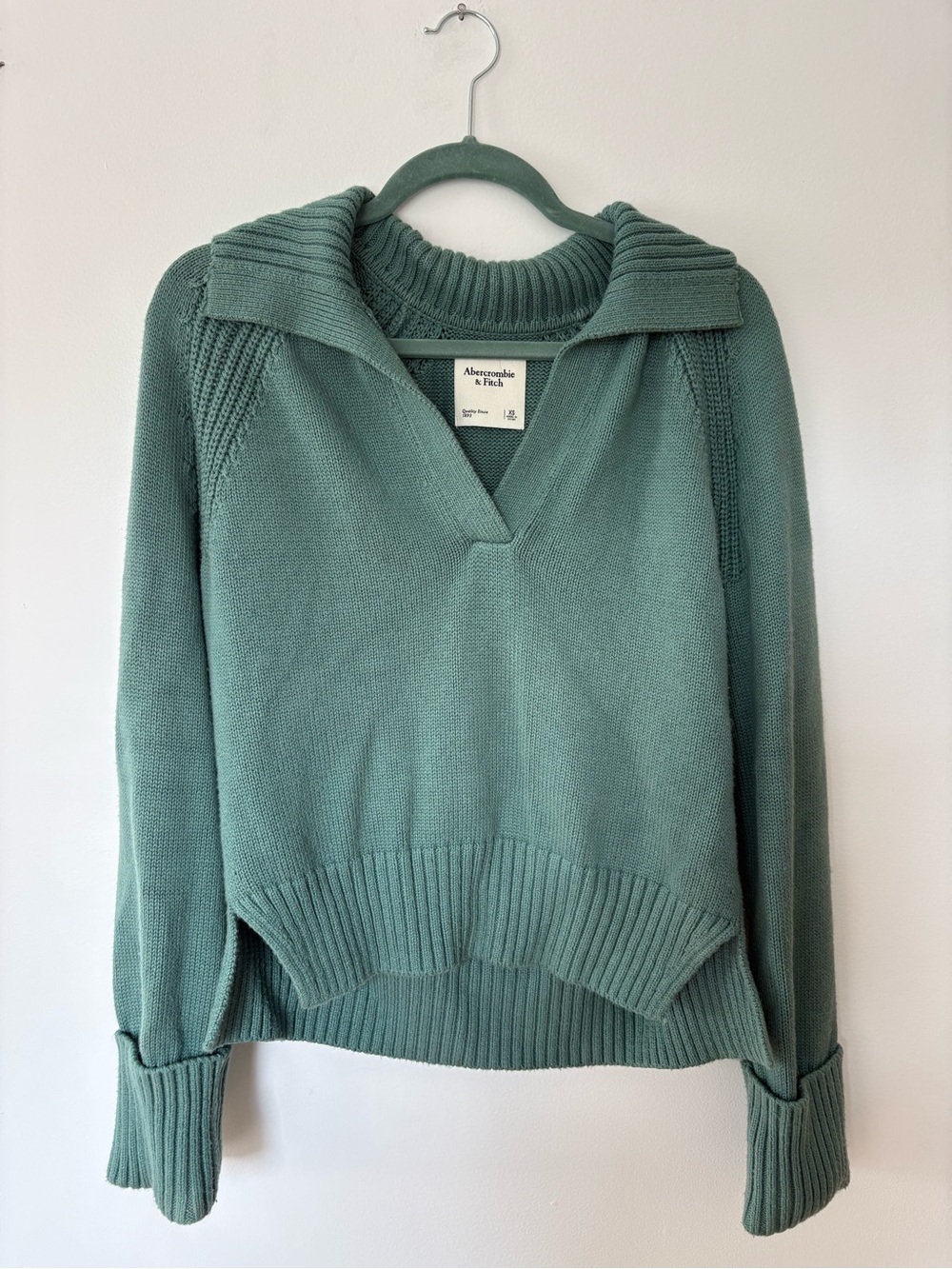 Abercrombie & Fitch Teal Knit V-Neck Sweater